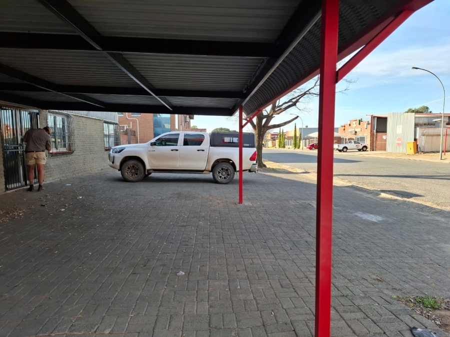 To Let Commercial Property for Rent in Oos Einde Free State